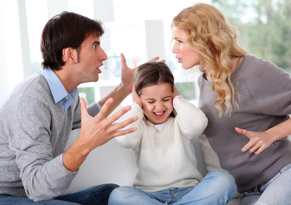 Làm cha mẹ tích cực - Làm cha mẹ tiêu cực khiến người chịu ảnh hưởng nhiều nhất là con cái