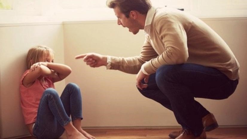 Cha mẹ cáu gắt để lại nhiều hệ lụy đến con nhỏ