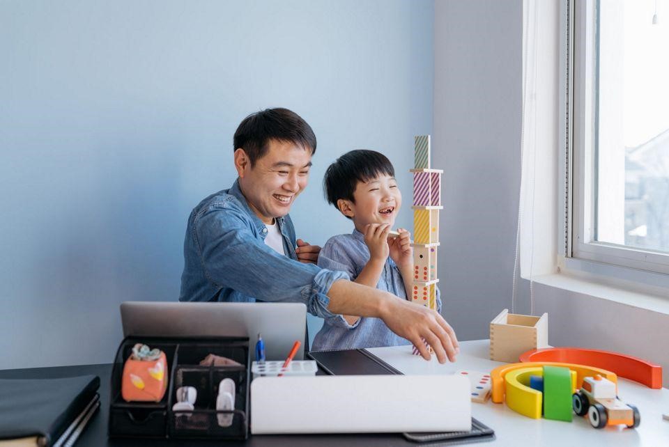 Bố mẹ sẽ biết cách truyền cảm hứng để con tiếp thu kỹ năng mềm một cách vui vẻ