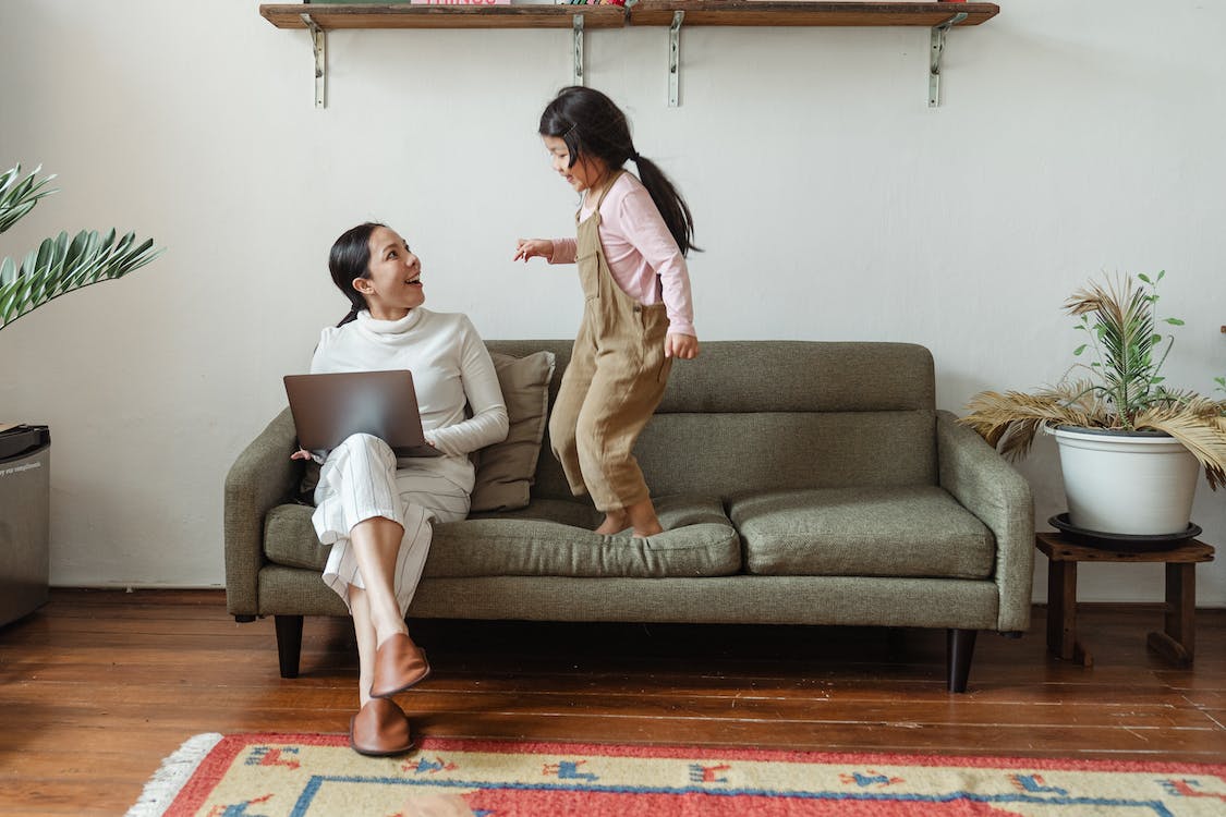 Khóa Học Làm Cha Mẹ - Cha mẹ là người bạn thân thiết nhất của con cái 