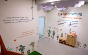 Phòng tâm lý Happy Parenting toạ lạc tại Quận 2, TP.HCM. Đây là nơi chuyên gia tâm lý Tú Anh gặp gỡ và làm việc cùng gia đình và trẻ nhỏ.